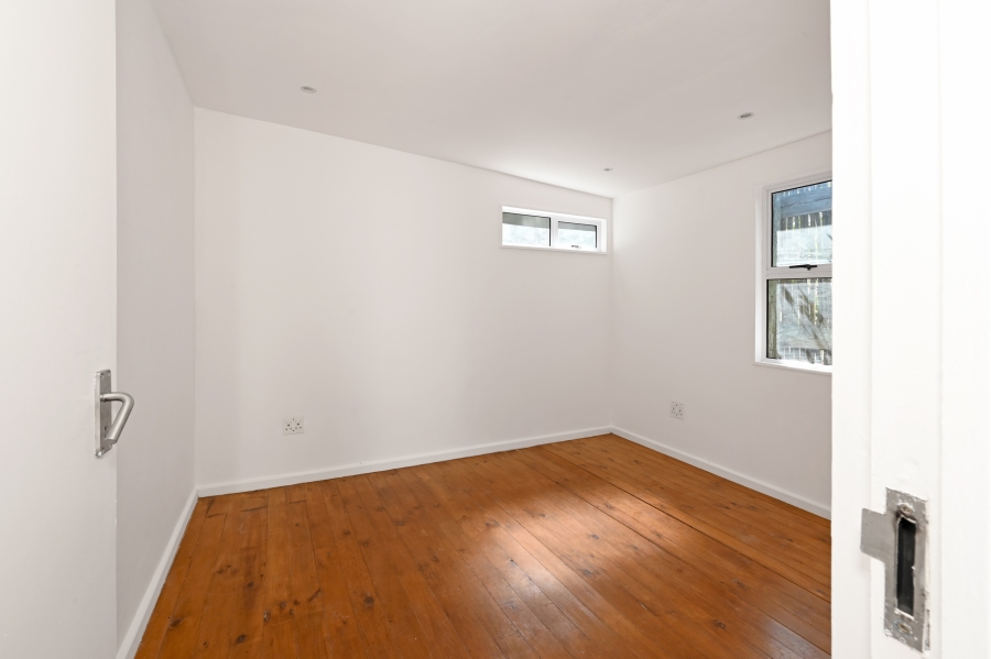 To Let 5 Bedroom Property for Rent in Kommetjie Western Cape